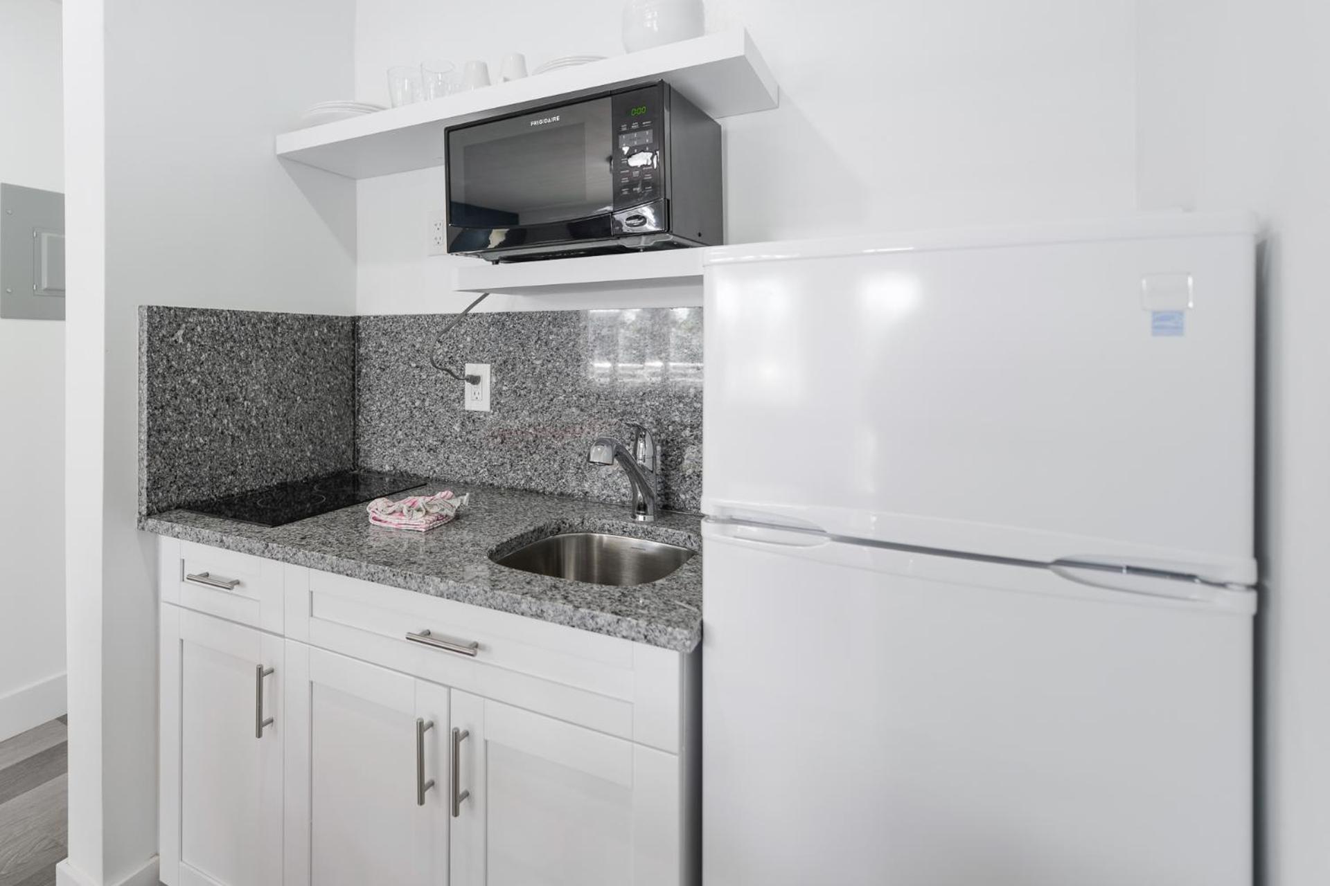 Amazing Balcony Studio At The Beach With Parking -M44 Hollywood Exterior photo
