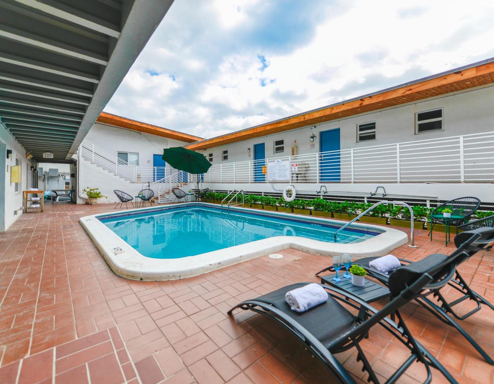 Amazing Balcony Studio At The Beach With Parking -M44 Hollywood Exterior photo